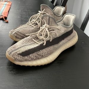 Yeezy 350 v2 Zyon size 10